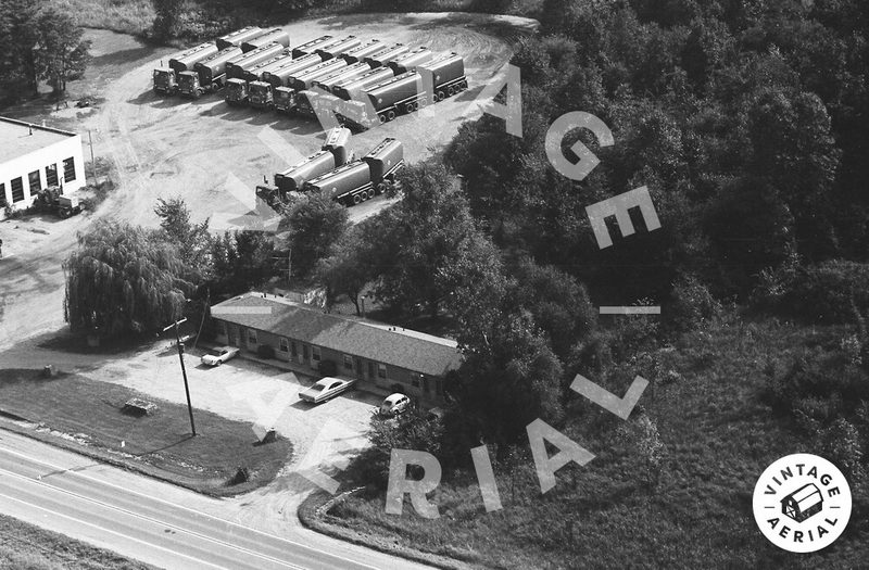 Deerview Motel (Deerview Apartments, M-50 Apartments) - 1972